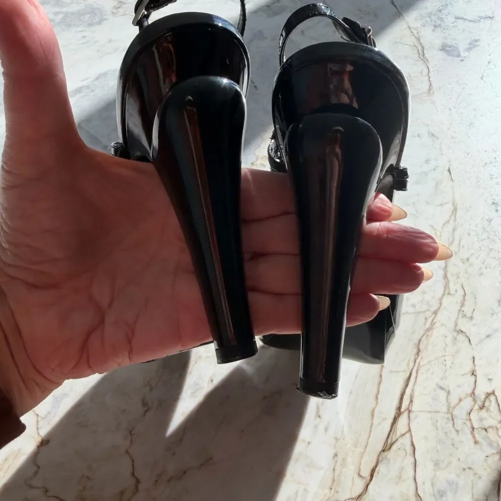 CHANEL Black and White Slingback Heel